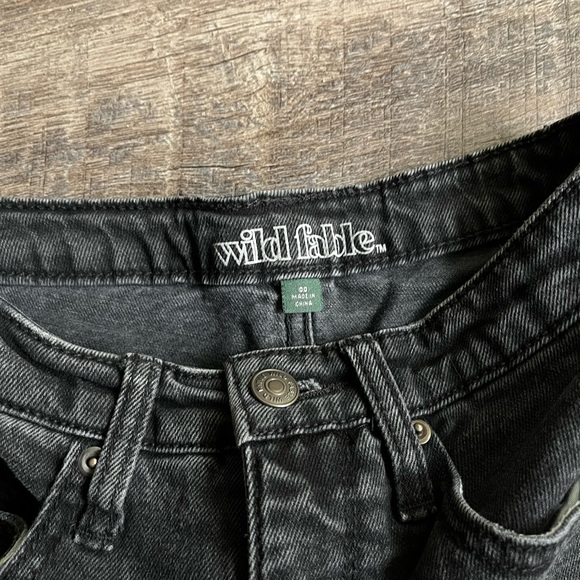 High Rise Mom Jeans - Picture 2 of 4